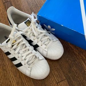Adidas superstars